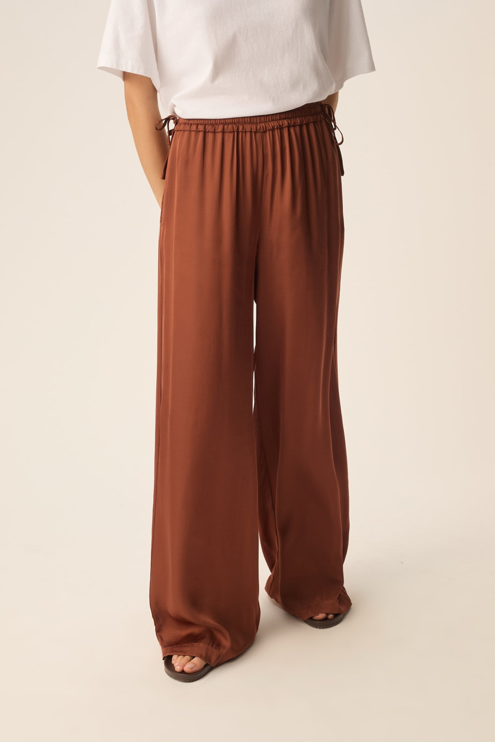 Pantalón Ushoum Choco de mujer - foto 2