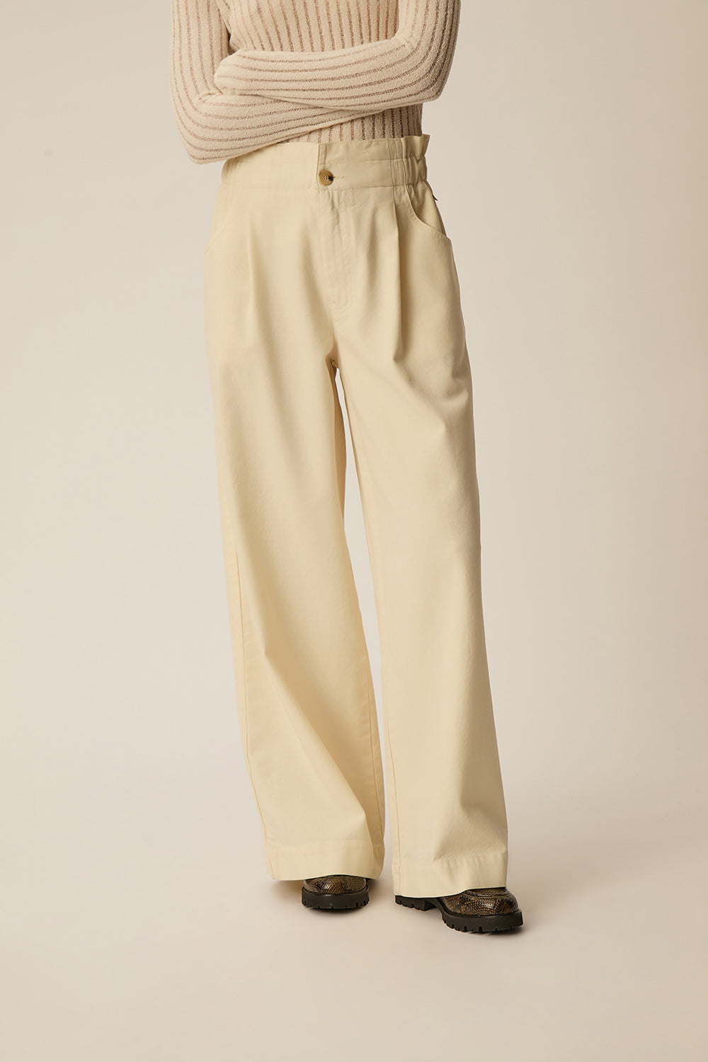 Pantalón Loulou Crema de mujer - foto 2