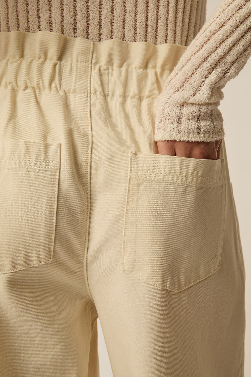 Pantalón Loulou Crema de mujer - foto 5