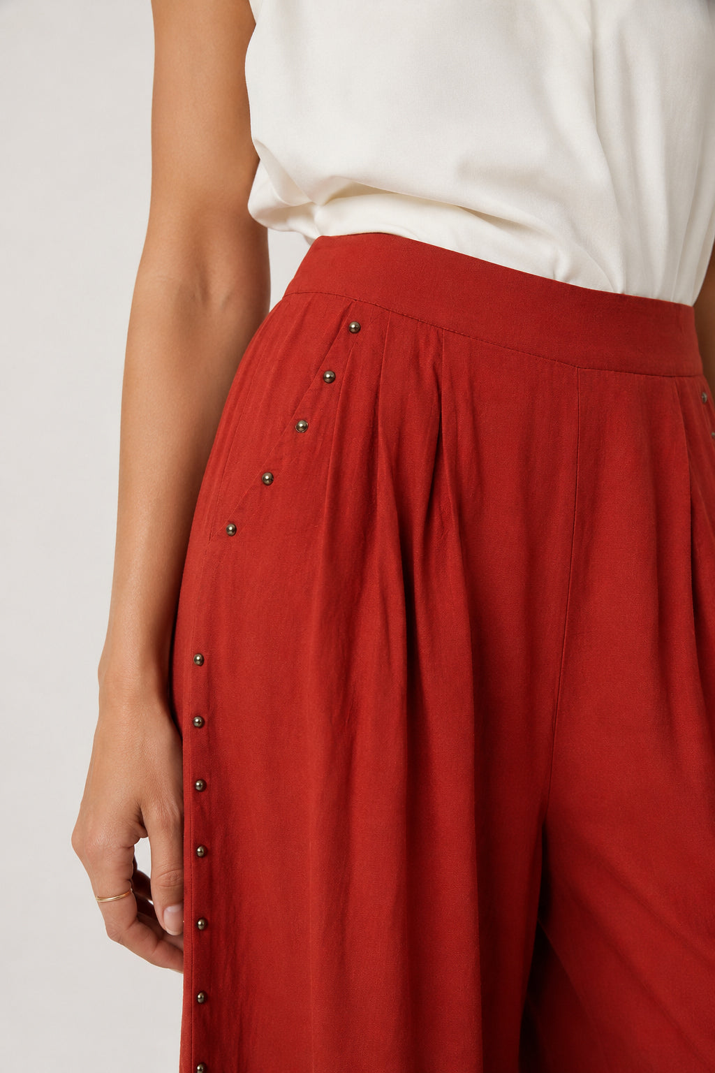 Pantalón Zayelia Teen Tachuelas Ii de mujer - foto 19
