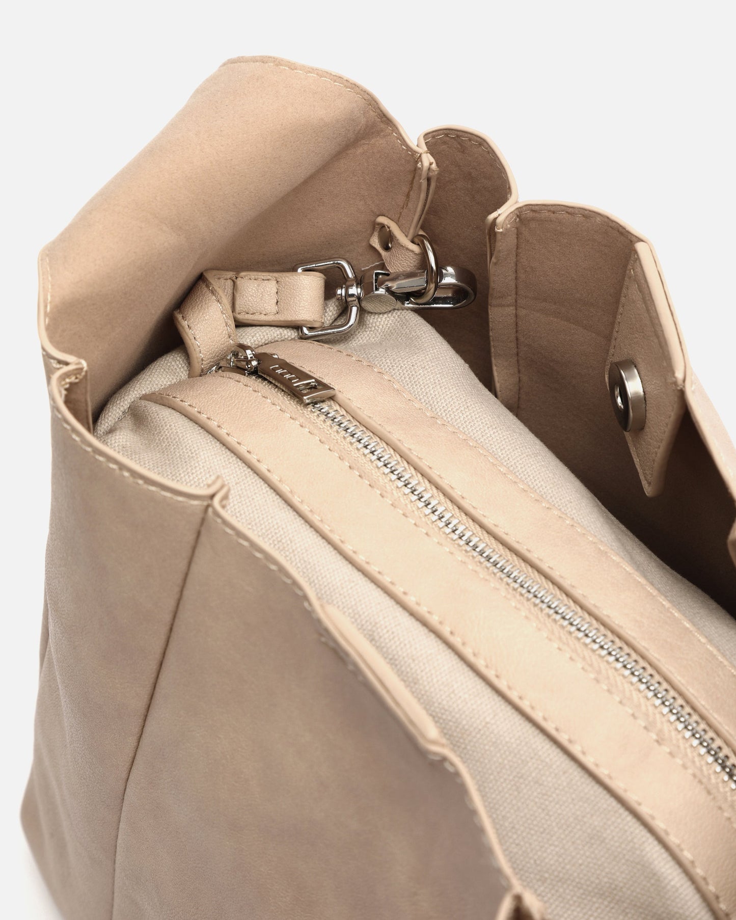 Giselina Bolso Hobo Mediano con Neceser Interior Extraíble Ed. de mujer - foto 4