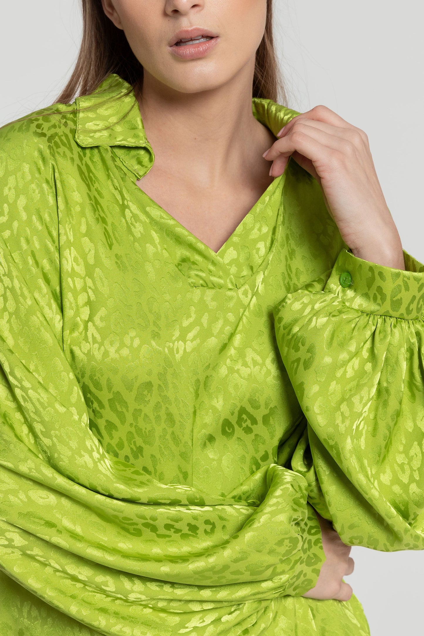 Blusa Zayelia Satinada de mujer - foto 3
