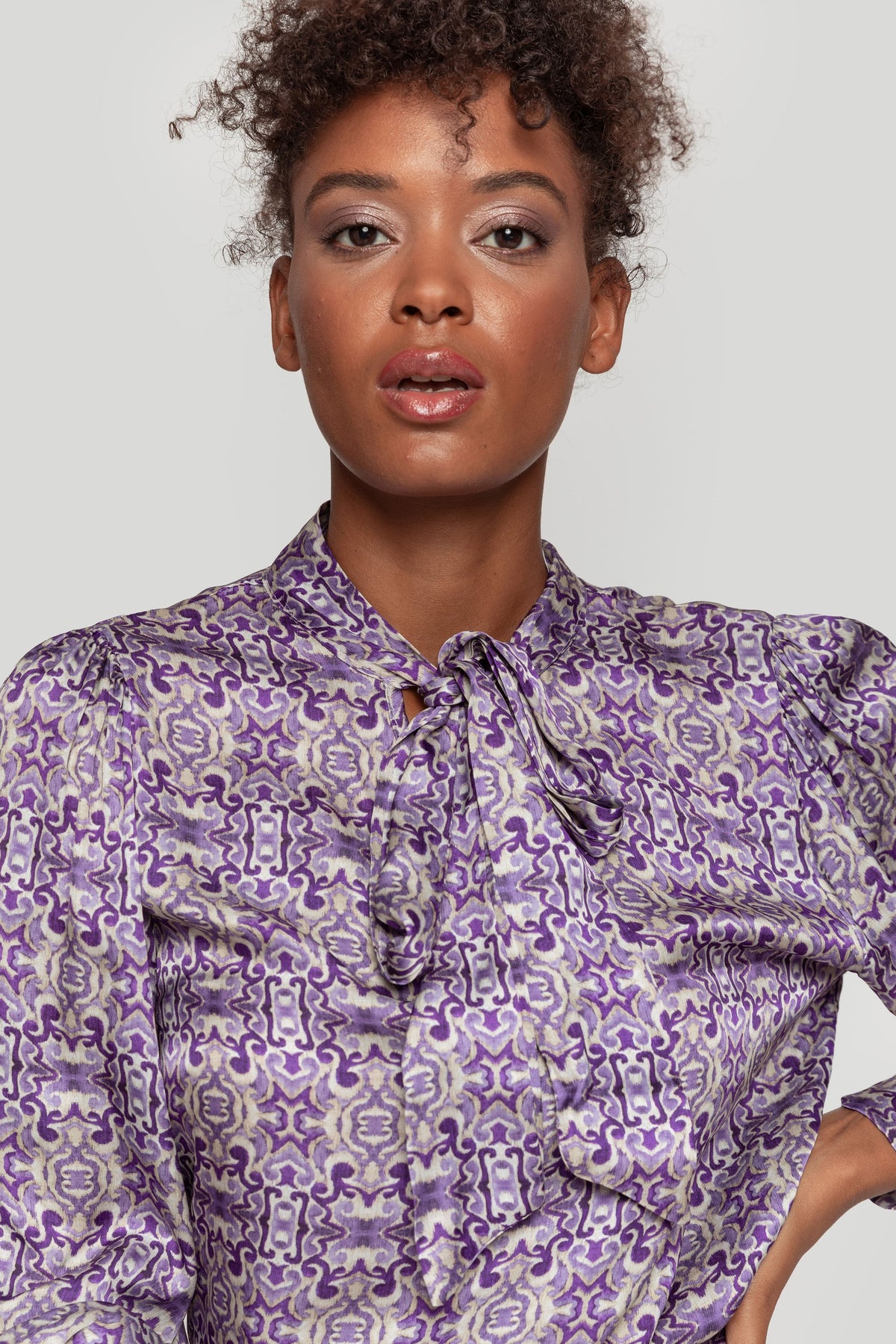 Blusa Zayelia Satinada de mujer - foto 3